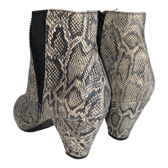 Aerosoles Heel Rest Rock On Ankle Bootie White Black Leather Snake Print sz 7.5 - Picture 9 of 13